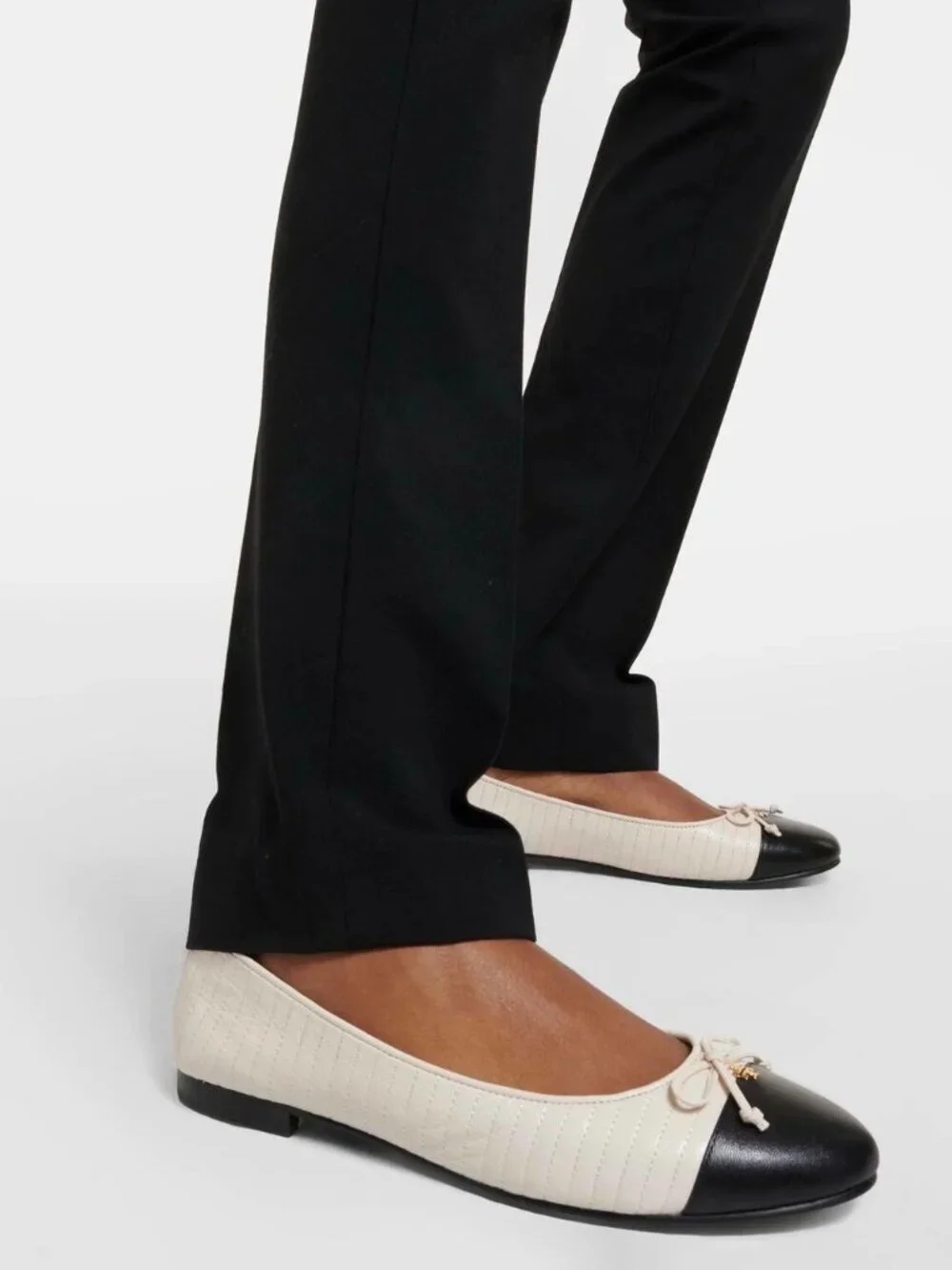 Tory Burch Quilted Cap Toe Ballet Flats Size 8.5 Cream Black Leather Bow NEW